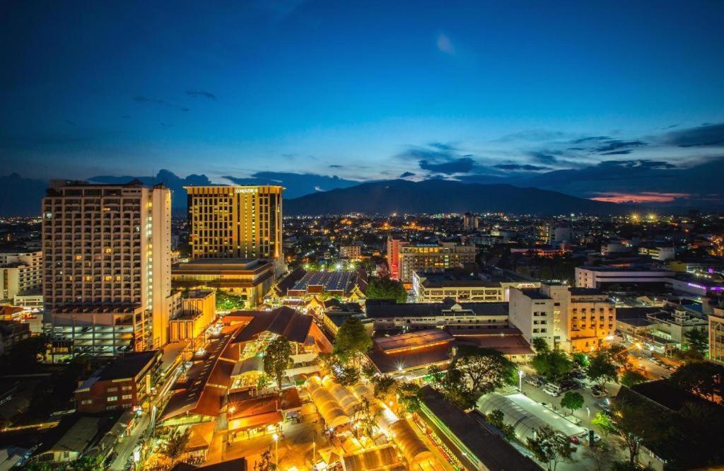 Oyo 412 7 Days Hotel Chiang Mai Buitenkant foto