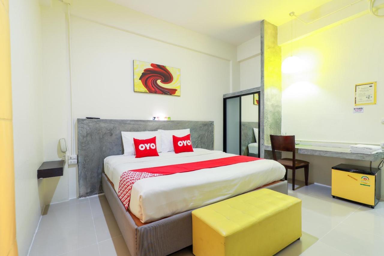 Oyo 412 7 Days Hotel Chiang Mai Buitenkant foto
